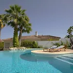 R35 Spacious Private Villa&pool&spa Marbella