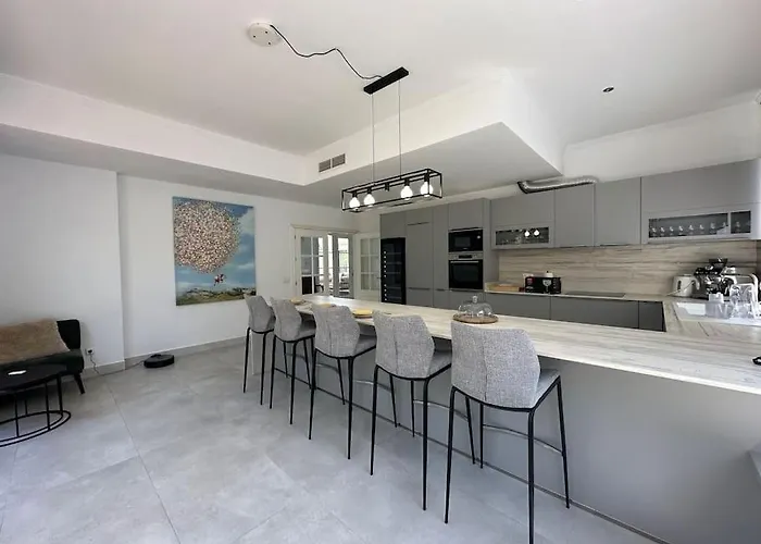 R35 Spacious Private Villa&pool&spa *