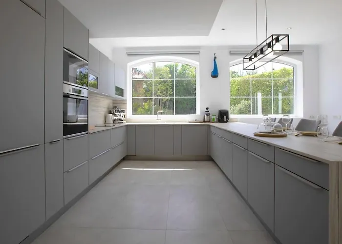 R35 Spacious Private Villa&pool&spa فيلة *