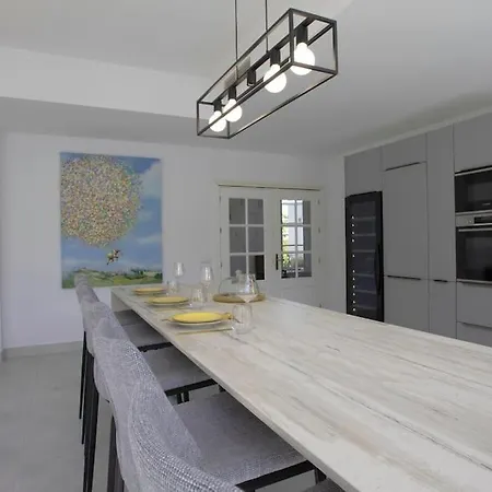 R35 Spacious Private Villa&pool&spa Марбелья