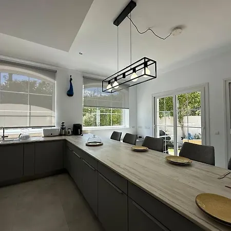 R35 Spacious Private Villa&pool&spa Вілла