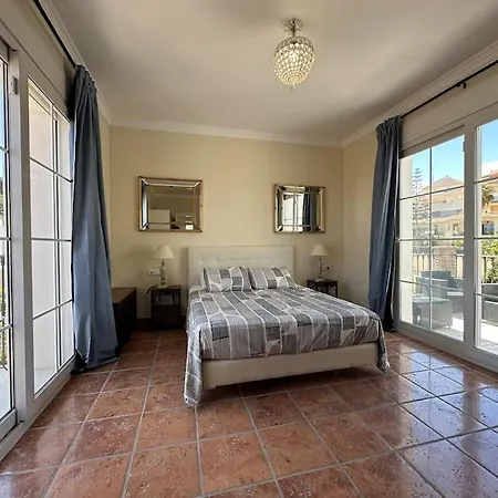 R35 Spacious Private Villa&pool&spa Вілла Марбелья