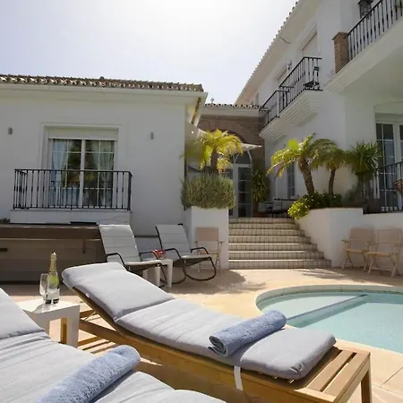 R35 Spacious Private Villa&pool&spa Вілла Марбелья