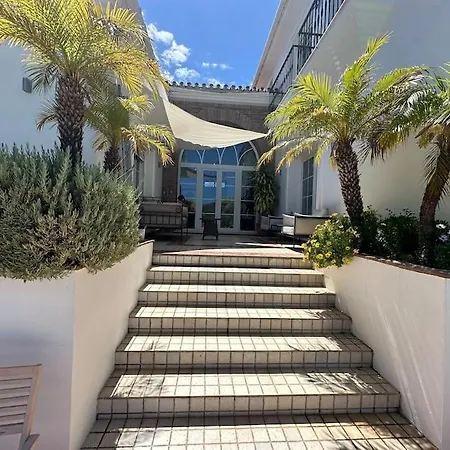R35 Spacious Private Villa&pool&spa Вілла *